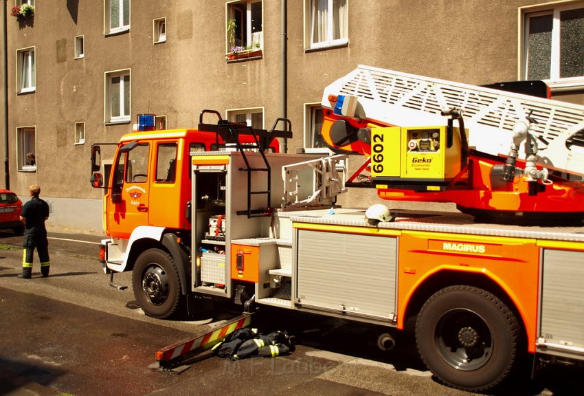 Feuerwehrmann verunglueckt Köln Kalk P32.JPG